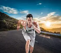 冲刺阶段里昂备战社区盾，主帅复盘细节曝光，更衣室稳定，身体对抗强度拉满